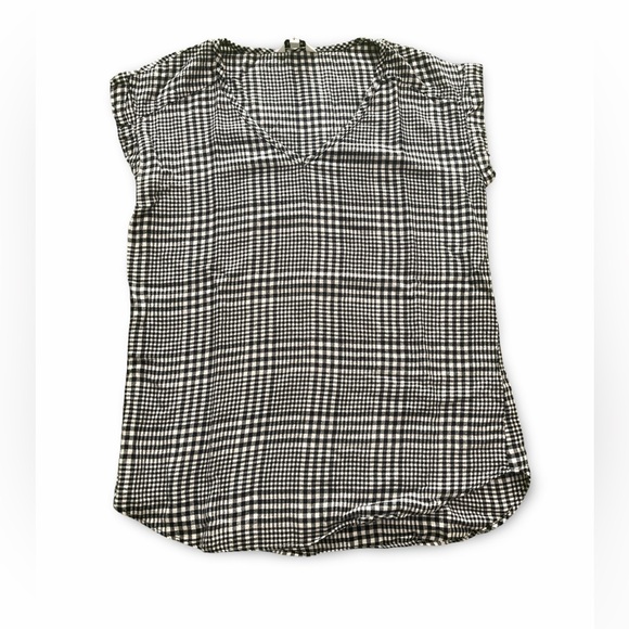 Summer blouse - Picture 1 of 1